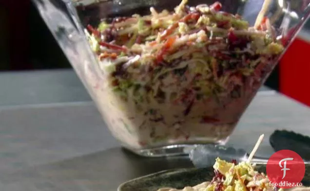 Savoy Jicama Slaw cu sos de citrice-chimen