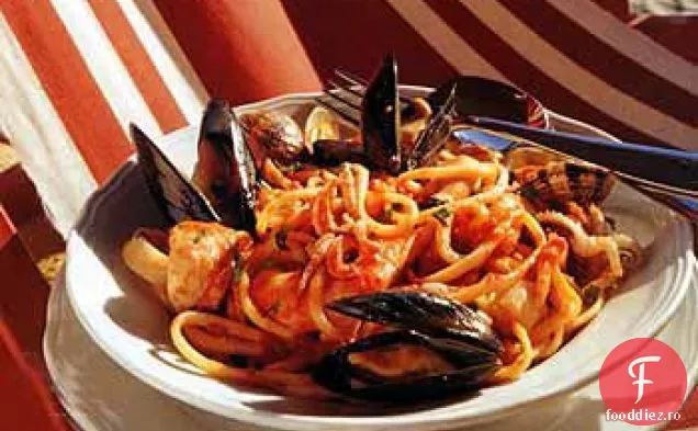 Linguine cu sos de crustacee