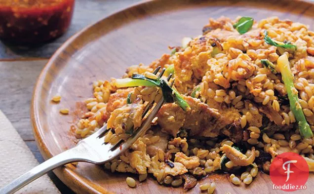 Yam Kai (ouă thailandeze) cu resturi de cereale