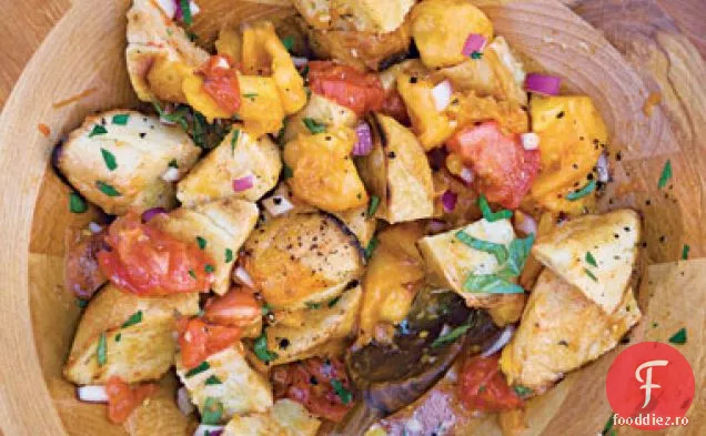 Pâine la grătar și salată de roșii