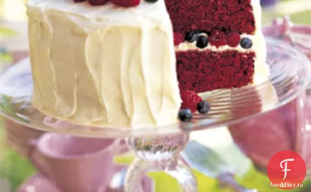 Tort de Catifea rosie cu zmeura si afine