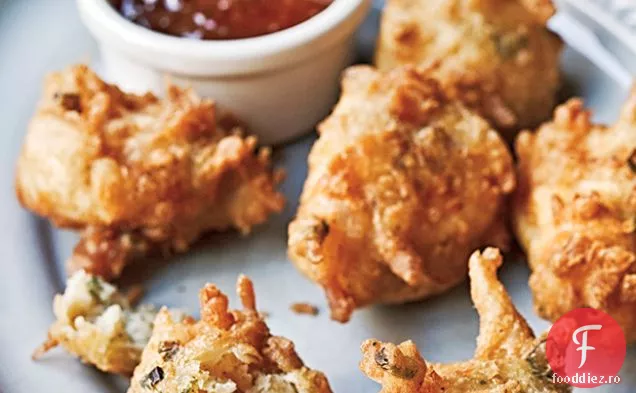 Beignets de creveți de nucă de cocos cu sos de jeleu de piper