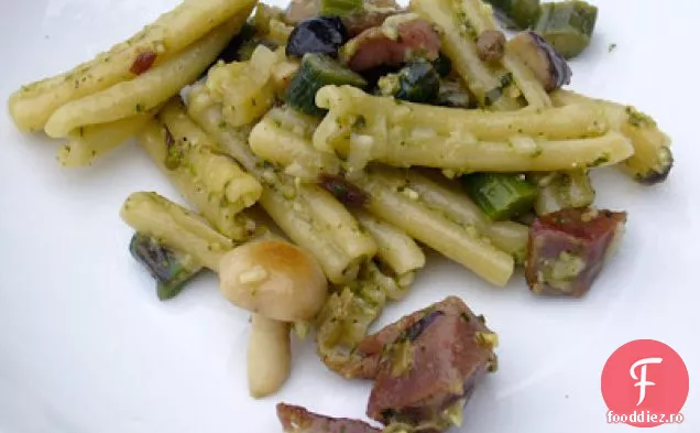 Sparanghel, Proscuitto Și Ciuperci Sălbatice Cu Pesto De Măcriș
