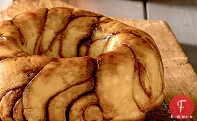 Scorțișoară Bun Bundt Tort
