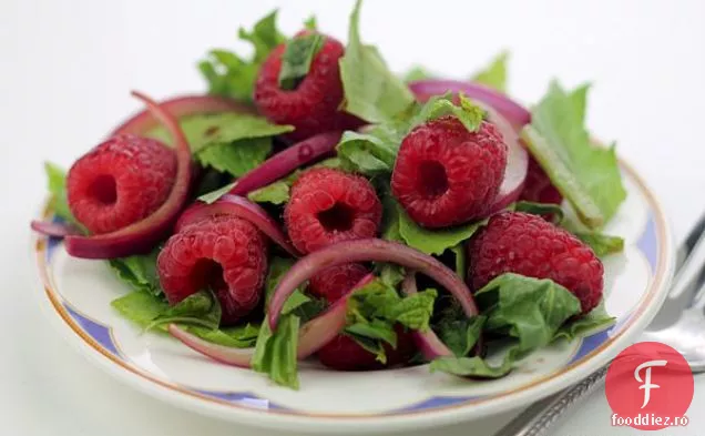 Prânz Școlar Sănătos: Rețetă De Salată De Spanac Cu Zmeură