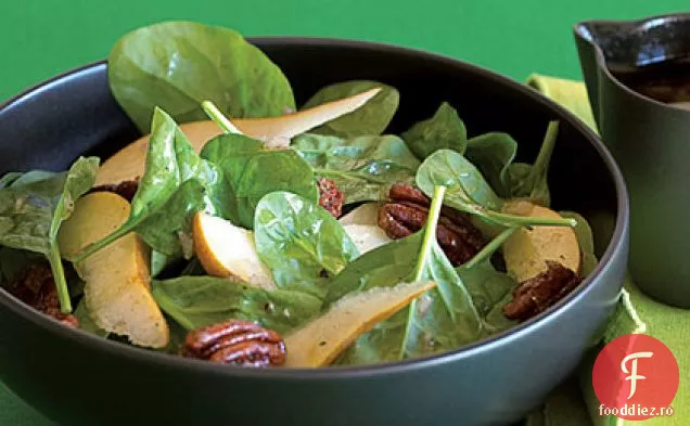 Salată de Pecan, pere și spanac confiate