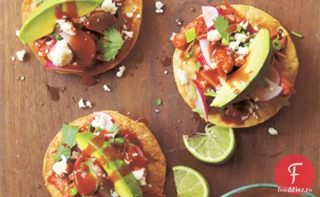 Tostadas de pui cu salată de ridiche