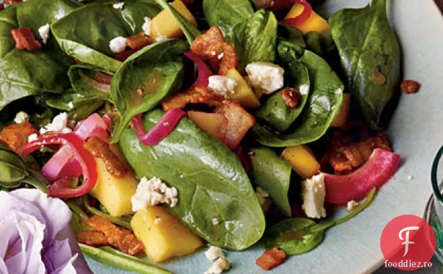 Salată de Mango-spanac cu vinetă caldă de slănină