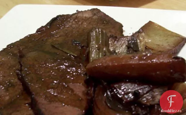 Carne de vită fiartă în Barolo