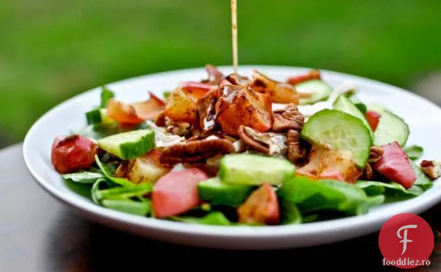 Salată Prăjită De Mere, Pecan Și Spanac De Pui Cu Cidru De Mere
