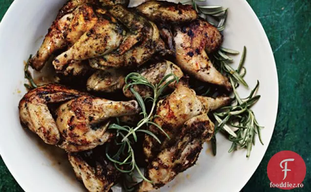 Poussins Cu Ierburi La Grătar