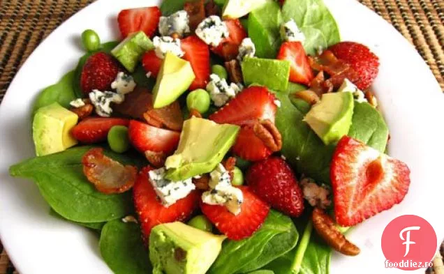 Salată de spanac de căpșuni și Avocado în vinetă balsamică de zmeură