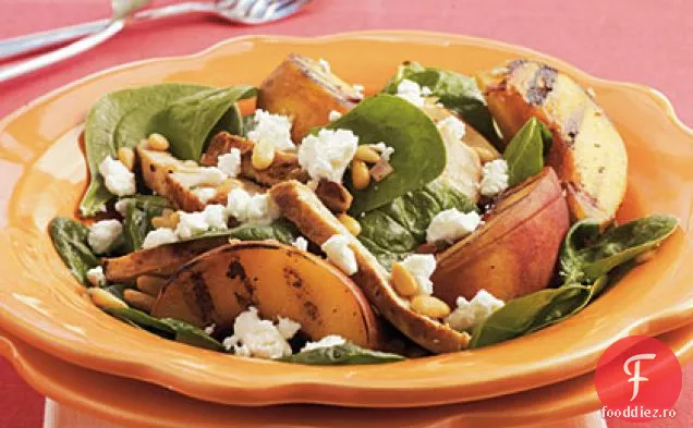 Salată de spanac de pui și piersici la grătar cu vinetă de Sherry