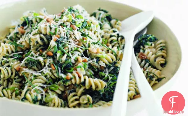Fusilli cu spanac, Ricotta și stafide aurii
