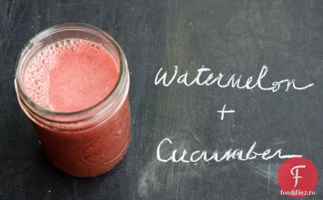 Suc proaspăt de pepene verde și castraveți