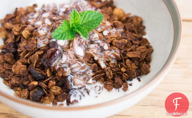 Granola Cu Cireșe De Ciocolată