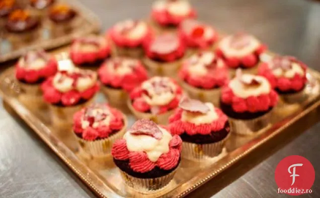 Cupcakes cu sfeclă de ciocolată a lui Johnny Iuzzini
