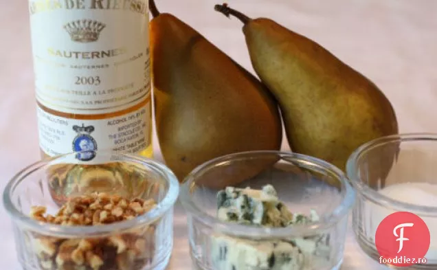 Franceză într-o clipă: Roquefort și pere prăjite umplute cu nuci cu sirop Sauternes