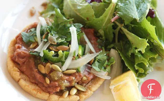 Sopi vegani cu fasole prăjită și Salsa Verde