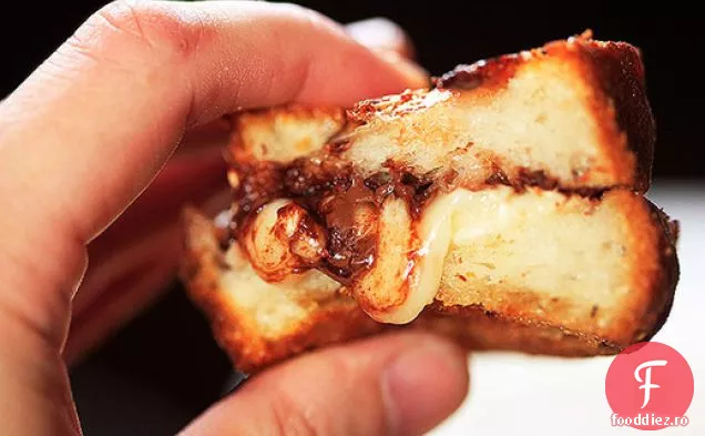 Brânză la grătar Brie și Nutella