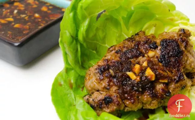 Șapte Împachetări Cu Salată De Porc Cu Condimente