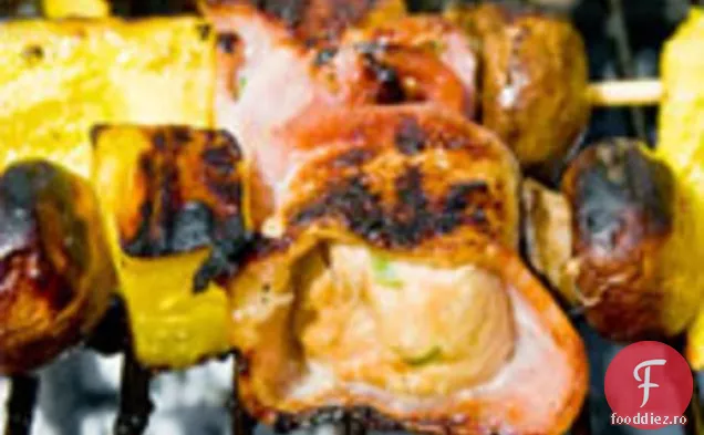 Grătar: Kabobs De Pui Învelite Cu Slănină
