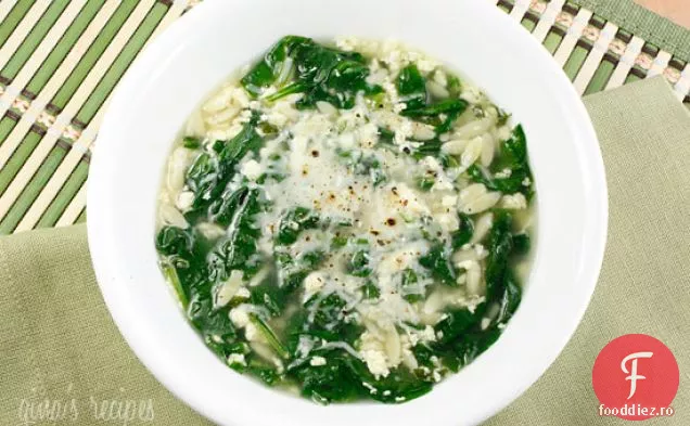 Supă De Stracciatella De Spanac Cu Orzo