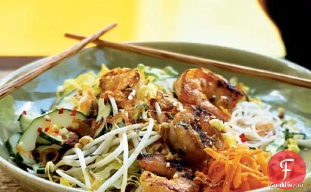 Creveți Lemongrass peste Vermicelli de orez și legume (Bun Tom Nuong Xa)