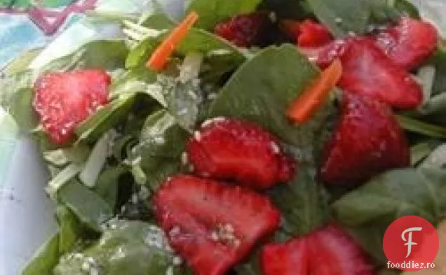Salată De Spanac Cu Căpșuni I