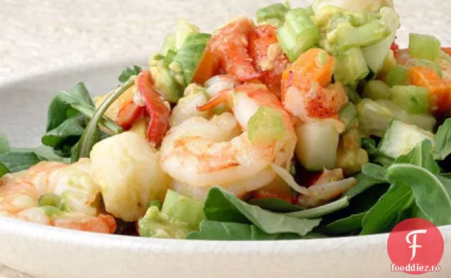 Salată de Avocado cu fructe de mare cu ghimbir