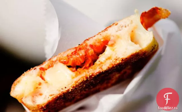Brânză Serioasă: Sandvișuri Kimcheeze La Grătar