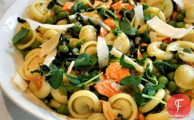 Paste duble de mazăre cu somon