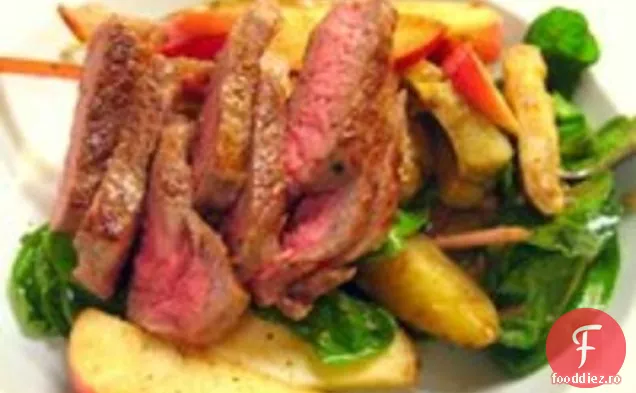 Carne Lite: salată de verdeață de primăvară și friptură