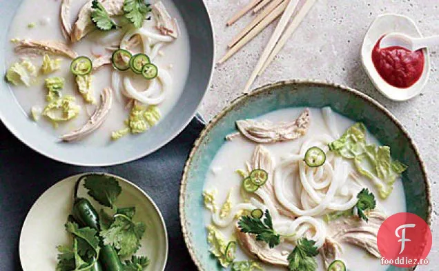 Supă De Tăiței De Pui Cu Arahide