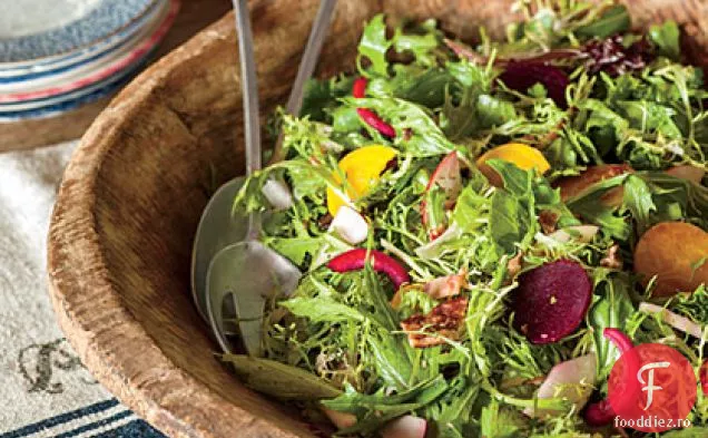 Salată de toamnă cu sfeclă și mere