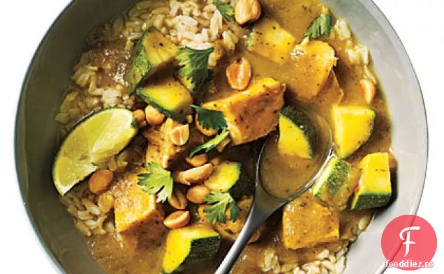 Tocană de Curry thailandeză cu curcan și dovlecei