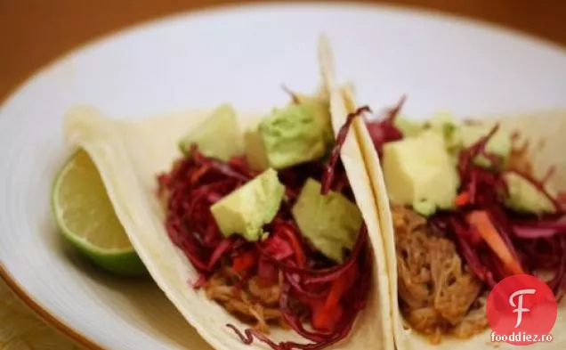 Mănâncă pentru opt dolari: Tacos ușor de porc cu aragaz lent, cu Crunch de varză roșie și Avocado