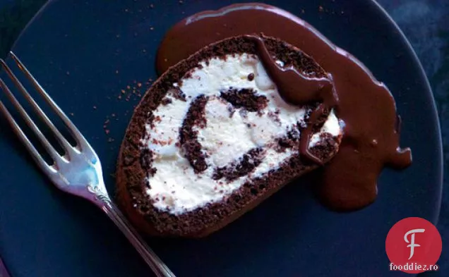 Rulou de tort cu ciocolată caldă și Marshmallow
