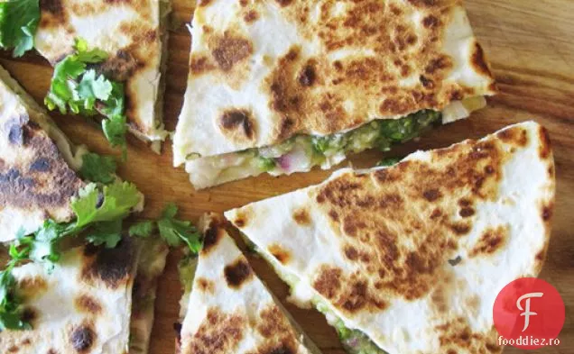 Quesadillas De Pui Tomatillo