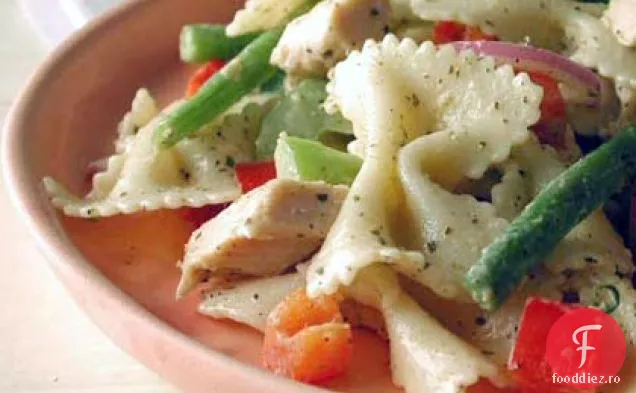 Salată De Paste Cu Pui Piperat