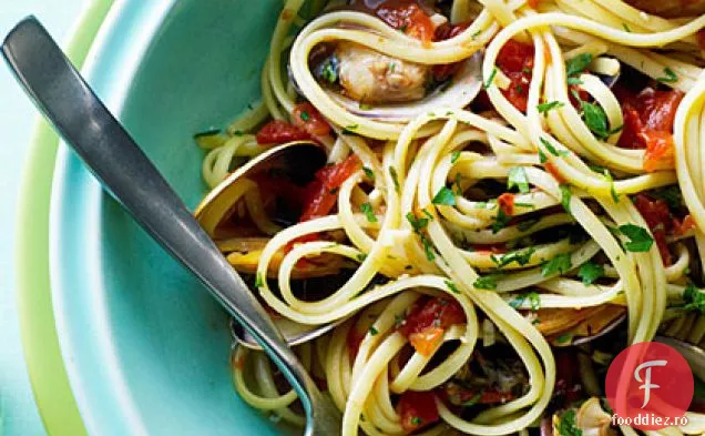 Linguină picantă cu scoici