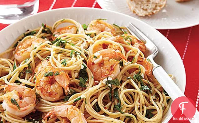 Scampi de creveți peste spaghete din grâu integral