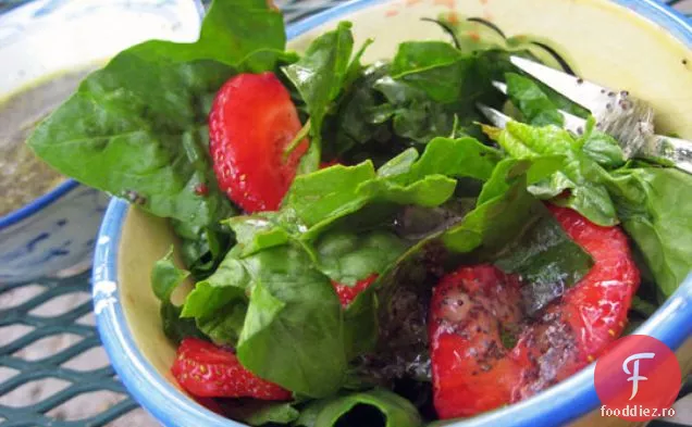 Salată De Spanac Și Căpșuni Slinger De Fructe, Chicago