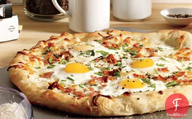 Ouă și Bacon mic dejun Pizza
