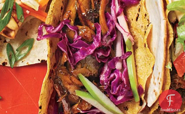 Tacos de pui fiert cu bere cu salată de varză
