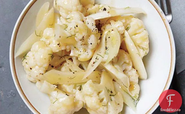 Conopidă și fenicul cu vinaigretă de Dijon-cidru