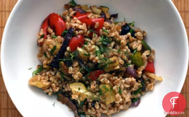 Cina în seara asta: salată italiană Farro cu legume prăjite
