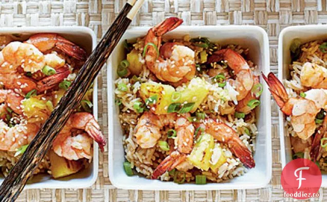 Orez Prăjit Cu Creveți-Ananas