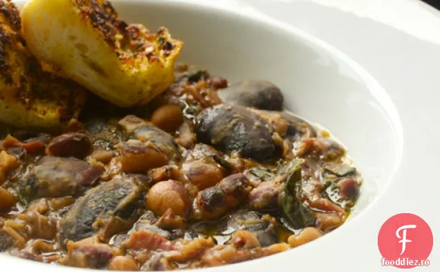 Resturi de vacanță: șuncă, fasole și tocană de Kale