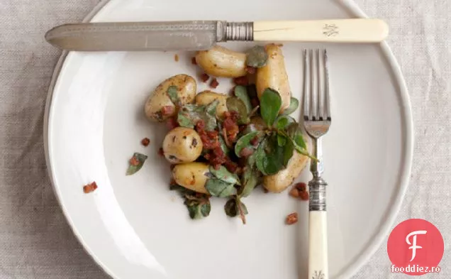 Salată Caldă De Cartofi Cu Purslane Și Pancetta